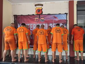 Polisi Bongkar Sindikat Narkoba di Bogor, 10 Pengedar Sabu-Ganja Ditangkap