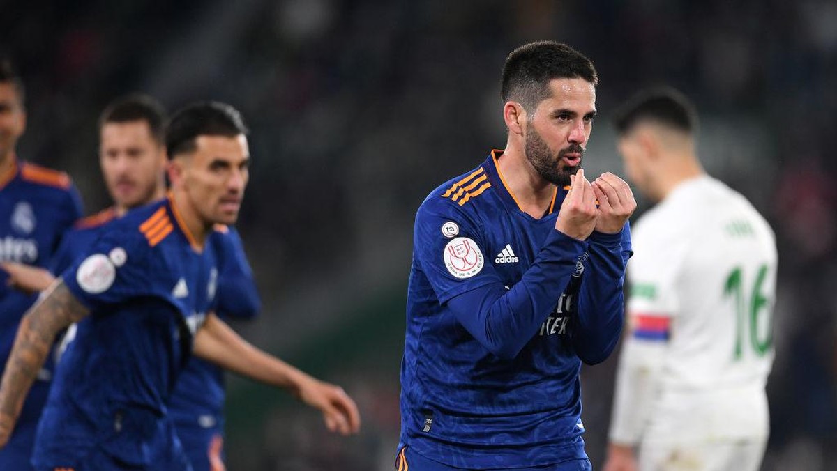 Isco dan Eden Hazard jadi juru selamat Real Madrid saat menghadapi Elche (Foto: Getty Images/Aitor Alcalde)
