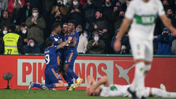 1365912707 ELCHE, SPAIN - JANUARY 20:
Eden Hazard of Real Madrid celebrates his team after scoring during the Copa Del Rey match between Elche and Real Madrid at Estadio Martinez Valero on January 20, 2022 in Elche, Spain. (Photo by Aitor Alcalde/Getty Images)