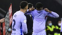 Kabarnya, Ansu Fati mengalami cedera. Ia pun menangis, terlebih karena dirinya juga relatif baru pulih dari cedera panjang. Foto: AP/Alvaro Barrientos