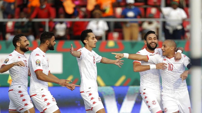 Cameroon African Cup SoccerNegara-negara yang Lolos 16 Besar Piala Afrika 2021 Piala Afrika 2021 telah menuntaskan perjalanan fase grup. Berikut negara-negara yang lolos ke babak 16 besar Piala Afrika 2021.