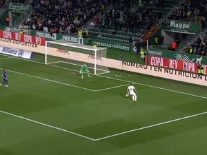 Highlight Elche Vs Real Madrid: Comeback Dramatis si Putih!