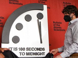 Jam Kiamat Tak Bergerak 3 Tahun, Bumi Tetap 100 Detik Menuju Kehancuran