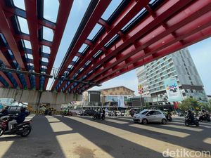 Jembatan Layang Tol Becakayu Mulai Terbentang