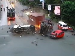 12 Fakta Tragis Kecelakaan Maut Balikpapan Bikin Sopir Truk Tersangka