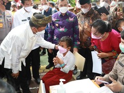 Kunjungi Pekanbaru, Tito Karnavian Minta Vaksinasi Dipercepat