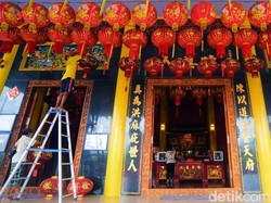 Klenteng Hoo Tong Bio Banyuwangi Mulai Bersih-bersih Jelang Imlek