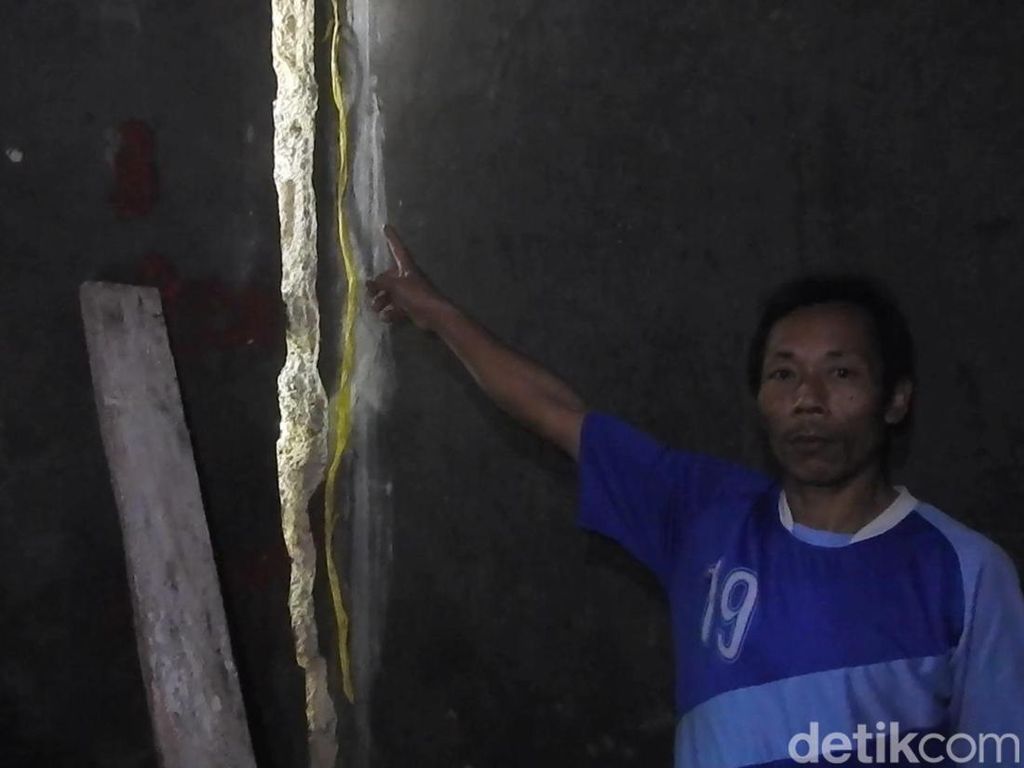 Tanah Gerak di Banjarnegara, 2 Rumah Warga Dikosongkan