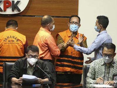 Aksi Hakim Itong Bantah Pimpinan KPK di Jumpa Pers Penetapan Tersangka