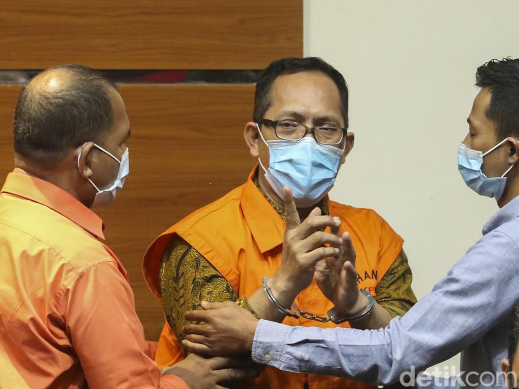 Perlawanan Hakim Itong Interupsi Jumpa Pers-Sebut KPK Omong Kosong
