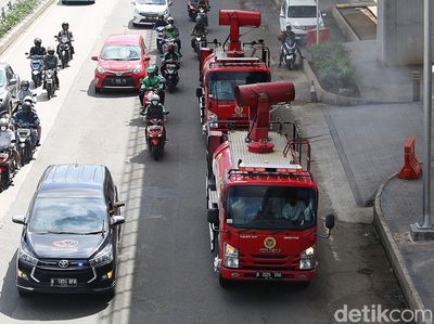 Mobil Gunner Spray Kembali Beraksi Cegah Omicron di Ibu Kota