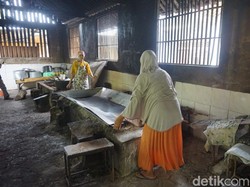 Curhat Produsen Kripik Banjarnegara Libur Gegara Minyak Goreng Mahal