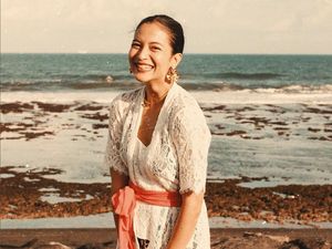 Beda dari Gaya di Layangan Putus, Intip Penampilan Putri Marino Berkebaya