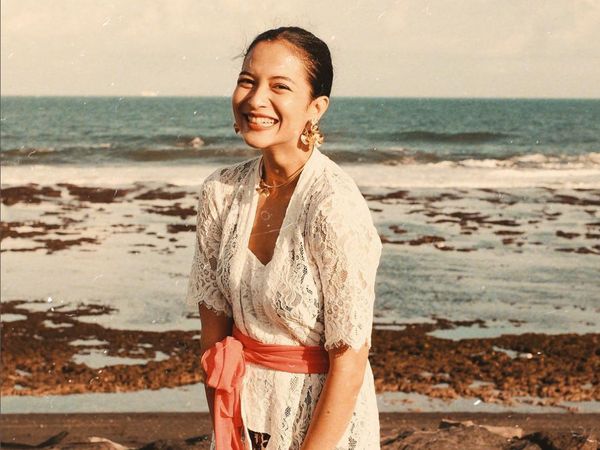 Beda dari Gaya di Layangan Putus, Intip Penampilan Putri Marino Berkebaya