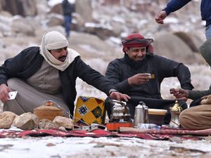 Tanah Arab Kembali Diselimuti Salju Tanah Arab Kembali Diselimuti Salju