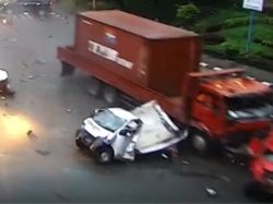 Sopir Truk Tronton Balikpapan Tersangka, Ini Fakta Terbaru Kecelakaan Maut