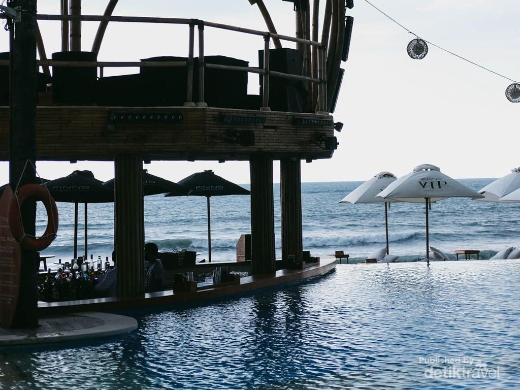 5 Tempat Nongkrong Hits di Canggu, Bisa Sambil Wisata Malam 5 Tempat Nongkrong Hits di Canggu, Bisa Sambil Wisata Malam