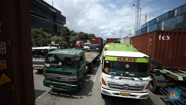 Truk Muat Tanjung Priok (CNBC Indonesia/ Tri Susilo)