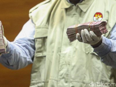 Ini Uang Rp 140 Juta yang Jadi Barbuk Suap Hakim Itong Isnaeni