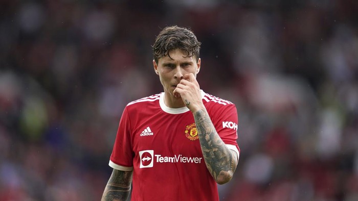 Manchester Uniteds Victor Lindelof during the English Premier League soccer match between Manchester United and Leeds United at Old Trafford in Manchester, England, Saturday, Aug. 14, 2021. (AP Photo/Jon Super)