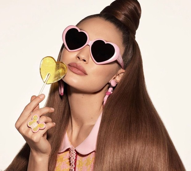 Warna rambut brunette expensive/Foto: Instagram.com/gigihadid tren gaya rambut wanita 2022 yang bakal mendominasi