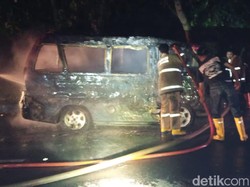 Angkot Terbakar di Sukabumi, Sopir-Penumpang Selamat