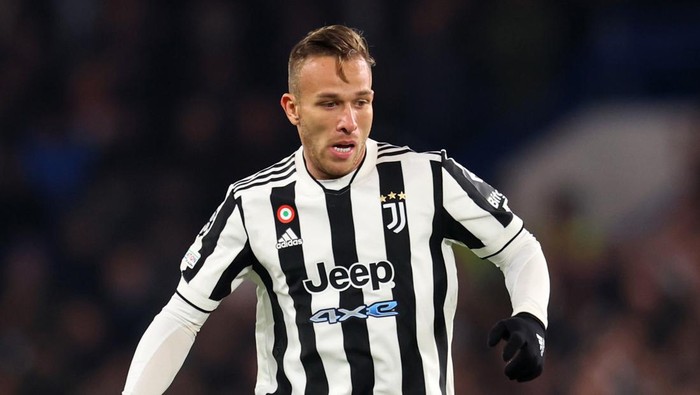 LONDON, ENGLAND - NOVEMBER 23: Arthur of Juventus  during the UEFA Champions League group H match between Chelsea FC and Juventus at Stamford Bridge on November 23, 2021 in London, England. (Photo by Catherine Ivill/Getty Images)