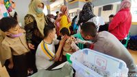 Asyiknya Vaksinasi Sambil Berwisata di Astana Gede Kawali