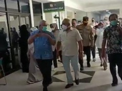 Gubernur Kaltim Jenguk Korban Kecelakaan Truk Maut Balikpapan