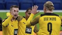 Borussia Dortmund ada di urutan kedelapan, dengan berhasil menjual 1,222 juta jersey. Foto: AP/Michael Probst