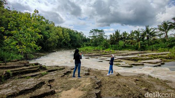 Watu Lempeng Kulon Progo, Wisata Alam yang Ngehits Gegara Goweser