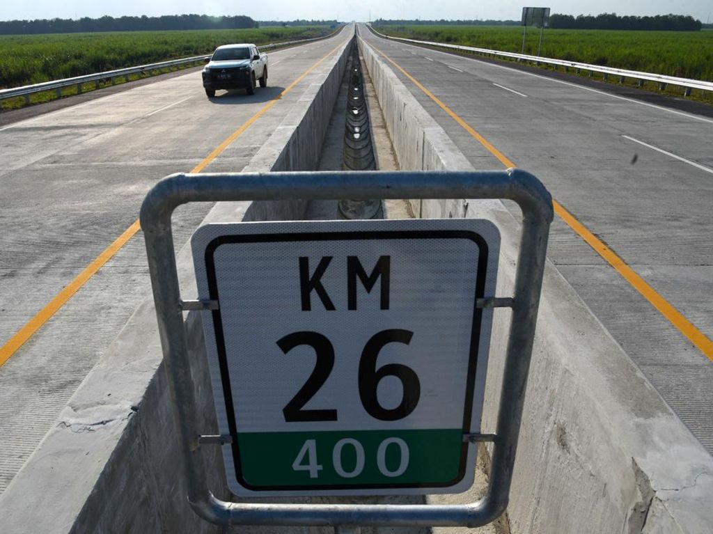 Masih Bingung Baca Patok Kilometer di Jalan Tol? Nih Simak Caranya Masih Bingung Baca Patok Kilometer di Jalan Tol? Nih Simak Caranya