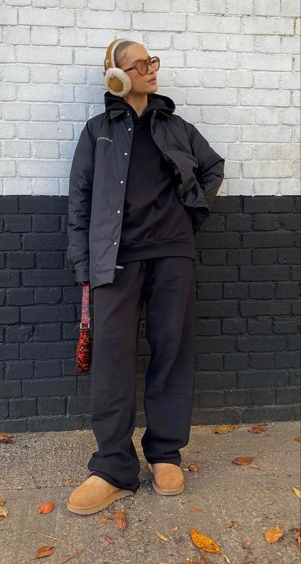 Pinterest.com/rosiejasmijn Pakailah All Black Outfit + Sweatsuit + Coach Jacket