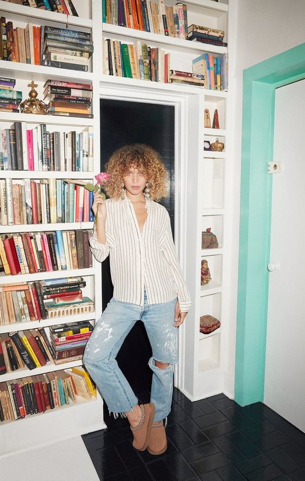 Pinterest.com/vogue magazine Pakailah Shirt + Ripped Jeans