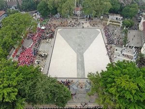 Wajah Baru Alun-alun Garut