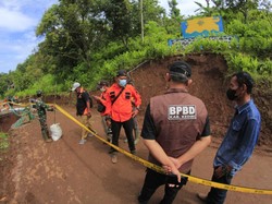 Tanggul Sungai di Kediri Jebol, Bupati Instruksikan Segera Diperbaiki