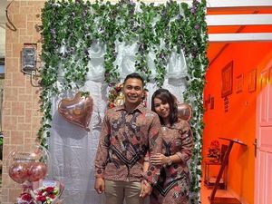 Momen Tunangan Aprilia Manganang, Dulu Atlet Voli Putri yang Kini Jadi Pria Momen Tunangan Aprilia Manganang, Dulu Atlet Voli Putri yang Kini Jadi Pria