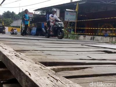 Bahaya! Jembatan Penghubung 3 Kecamatan di Sukabumi Rawan Kecelakaan