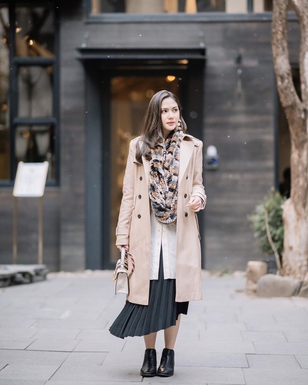 Fashion Jessica Mila saat di Korea Selatan/instgram.com/jscmila Adu gaya geng blekpunk saat di luar negeri.