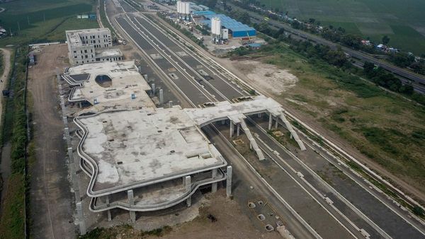Foto Udara Pembangunan Kereta Cepat Jakarta-Bandung di Tegalluar