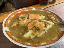 Sedap dan Murmer Gulai Kacang Hijau Bu Azizah di Kawasan Ampel Surabaya