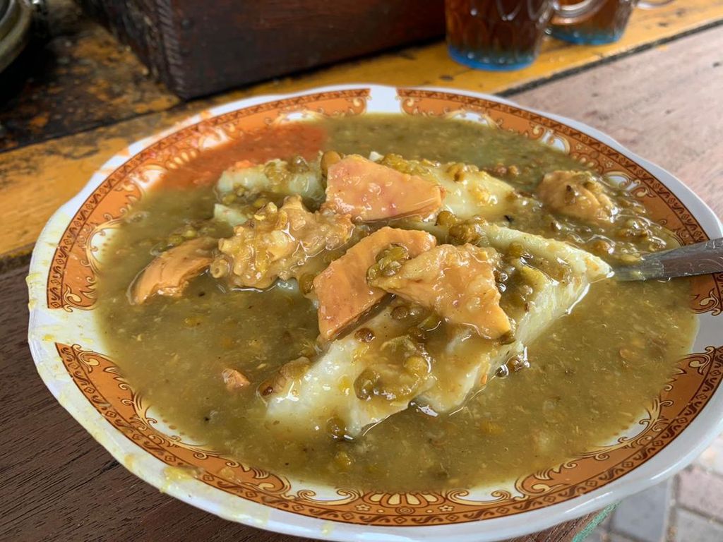 Sedap dan Murmer Gulai Kacang Hijau Bu Azizah di Kawasan Ampel Surabaya Sedap dan Murmer Gulai Kacang Hijau Bu Azizah di Kawasan Ampel Surabaya