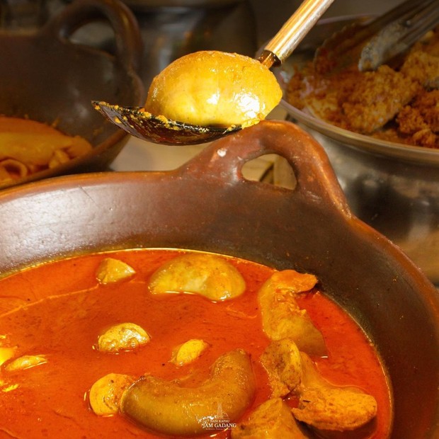 Gulai Tambusu/Foto: Gulai Tambusu berasal dari Sumatera Barat terbuat dari telur kocok yang diisikan ke dalam usus sapi