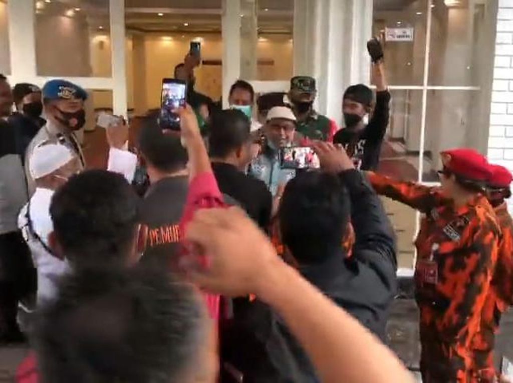 Viral Video Haikal Hassan Ditolak-Diusir Saat Ceramah di Malang