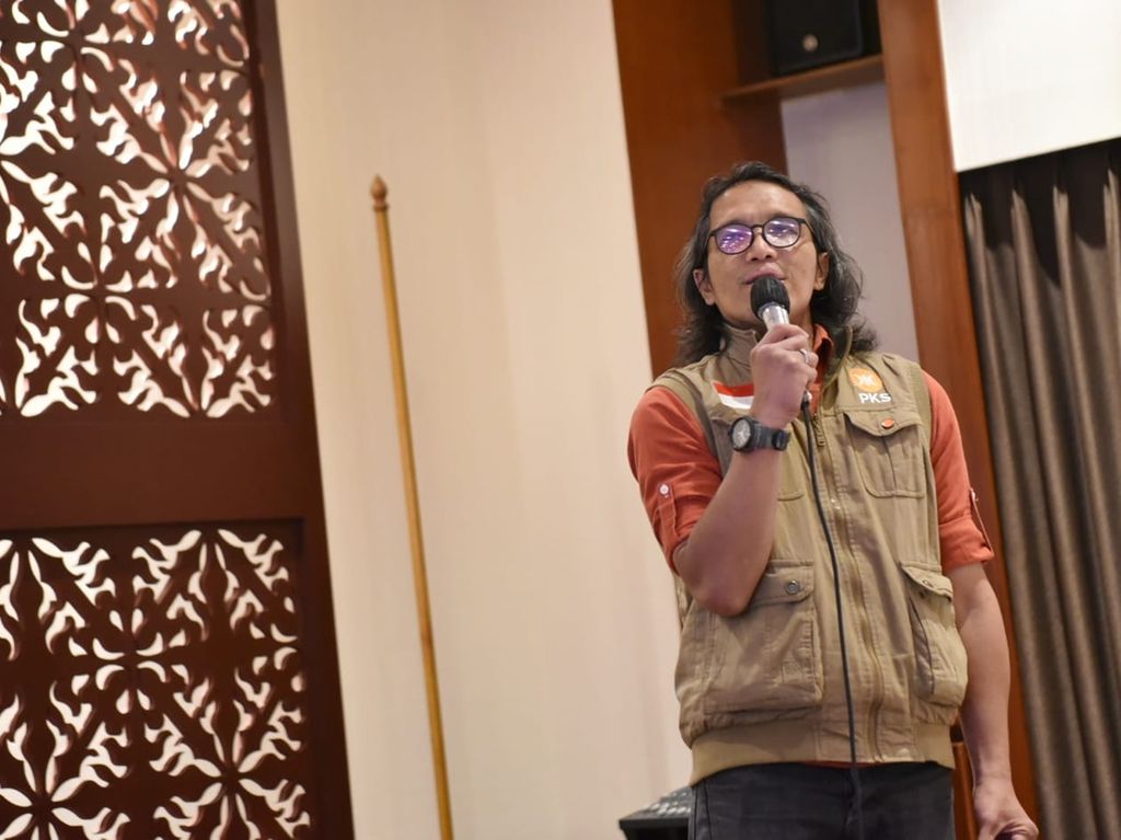 PKS Luruskan Status Kepartaian Edy Mulyadi Terlapor Kasus Macan Mengeong