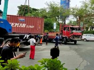 Polisi Ungkap Pengakuan Pemilik Truk Tronton Kecelakaan Maut Balikpapan Polisi Ungkap Pengakuan Pemilik Truk Tronton Kecelakaan Maut Balikpapan