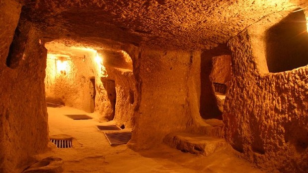 (Nikmati sensasi jalan-jalan di kota bawah tanah saat liburan ke Cappadocia/Foto: travel.detik.com) Nikmati sensasi jalan-jalan di kota bawah tanah saat liburan ke Cappadocia/Foto: travel.detik.com