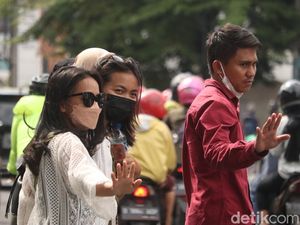 Inggris Mulai Anggap Omicron Seperti Flu Biasa, Mungkinkah RI Ikut-ikutan?