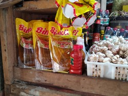 Harga Minyak Goreng Turun, OK Fine Thanks, tapi Kok Langka?