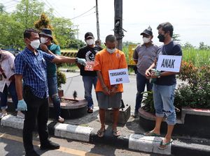 Kasus Anak Punk Bunuh Santri di Ngawi Direkonstruksi Kasus Anak Punk Bunuh Santri di Ngawi Direkonstruksi